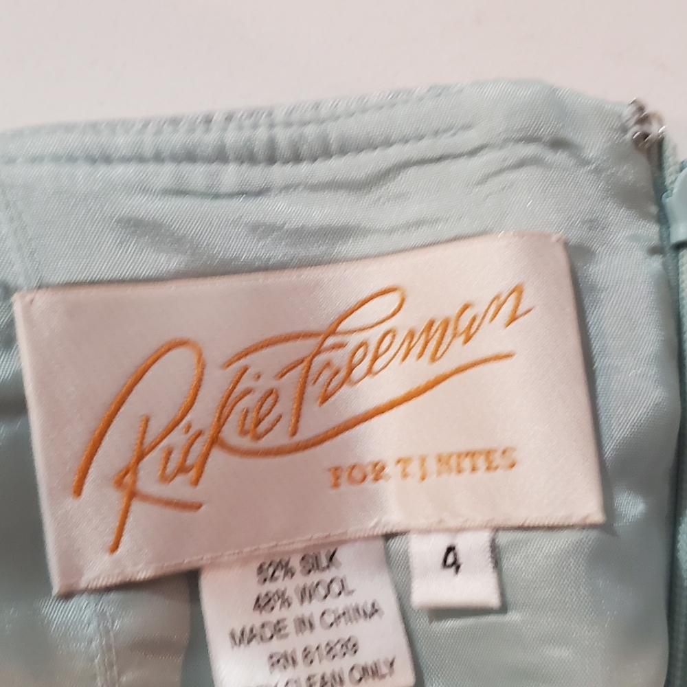 Light blue satin gown with jacket - Picture 3 of 3